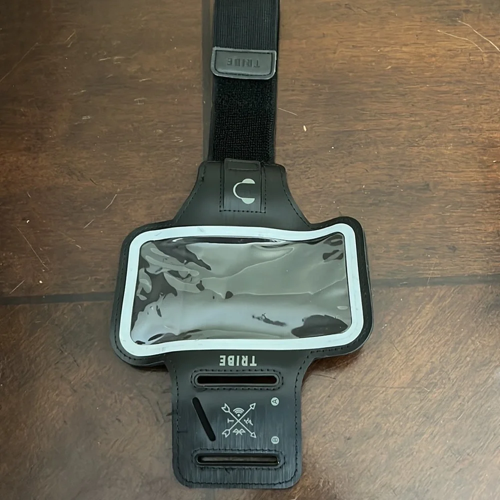 Tribe fitness armband for phone